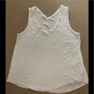 Gap tank white